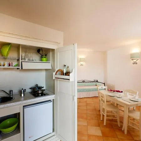 Gallura Style Res Baia Del Mirti B4 1bedap Sleeps4 Vignola Mare