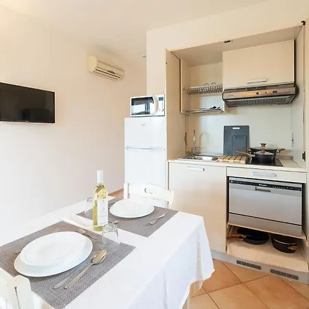 Gallura Style Res Baia Del Mirti B4 1bedap Sleeps4 Vignola Mare